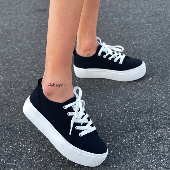 Black lace up canvas platform sneaker - Picture 3 of 6